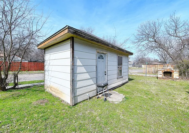 5th image of 2457 Glenfield Ave, Dallas, TX 75233 | MLS# 21188912
