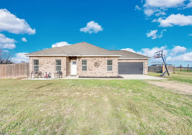 Homes for sale in Corsicana, TX | 3628 County Road 1130, Corsicana, TX 75110 | MLS# 21191837