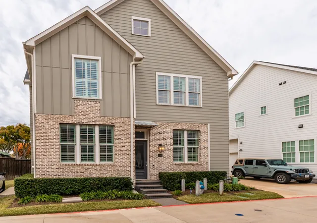 Photo 2 of Single family home for sale at 1701 Millsap Ln, Plano, TX 75074 | MLS# 21192547 | Listing updated on 2026-08-31