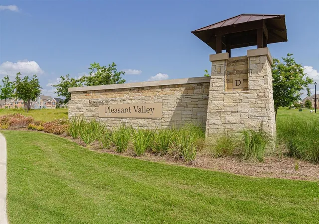 3rd image of 911 Goldenwave Trl, Wylie, TX 75098 | MLS# 21193191