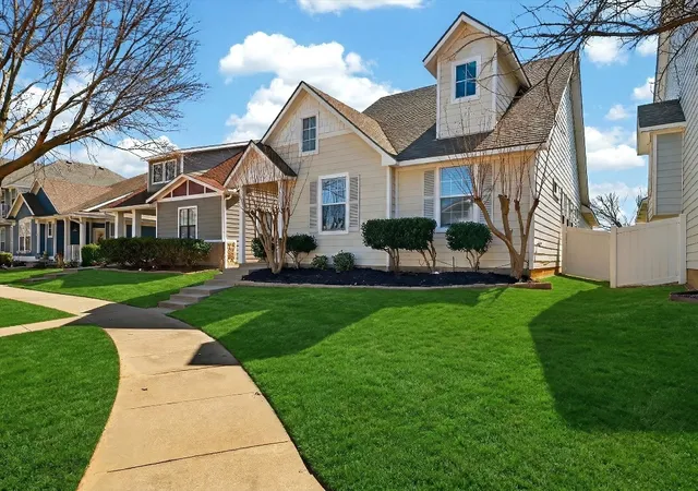 3rd image of 10008 Hanover Dr, Providence Village, TX 76227 | MLS# 21193151