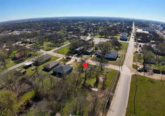 Photo 1 of Land for sale at 704 E 4th Ave, Corsicana, TX 75110 | MLS# 21193016 | Listing updated on 2026-06-18