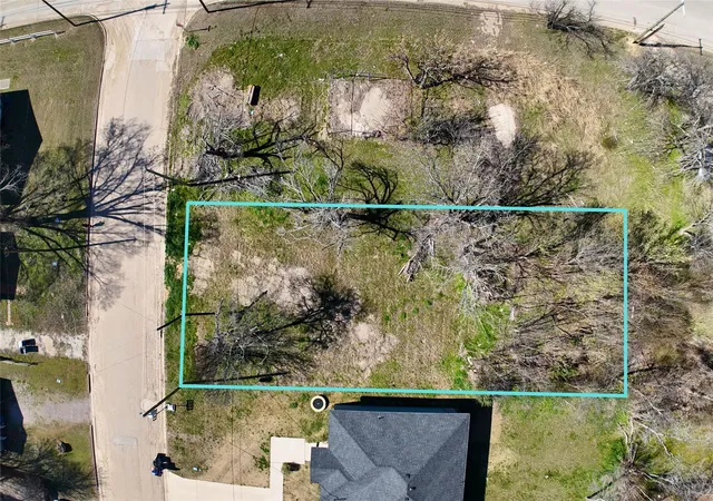 Photo 2 of Land for sale at 704 E 4Th Ave, Corsicana, TX 75110 | MLS# 21193016 | Listing updated on 2026-06-18