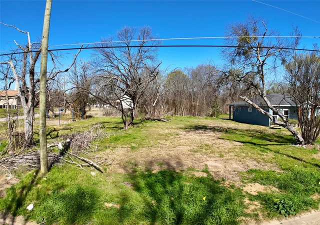 Photo 3 of Land for sale at 704 E 4Th Ave, Corsicana, TX 75110 | MLS# 21193016 | Listing updated on 2026-06-18