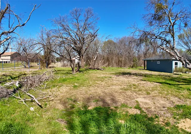 Photo 4 of Land for sale at 704 E 4Th Ave, Corsicana, TX 75110 | MLS# 21193016 | Listing updated on 2026-06-18