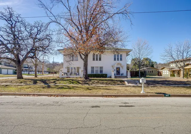 Homes for sale in Mineral Wells, TX | 503 Nw 4Th Ave, Mineral Wells, TX 76067 | MLS# 21192976