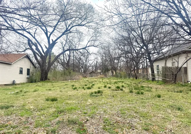 Homes for sale in Denison, TX | 217 W Acheson St, Denison, TX 75020 | MLS# 21193369