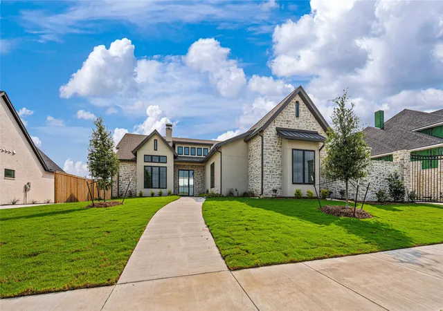 Photo 1 of Single family home for sale at 38 Pinhurst Dr, Woodway, TX 76712 | MLS# 21193374 | Listing updated on 2026-07-27