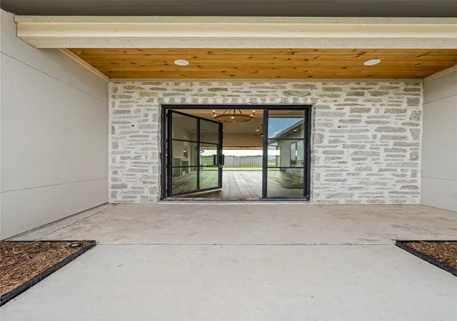 Photo 3 of Single family home for sale at 38 Pinhurst Dr, Woodway, TX 76712 | MLS# 21193374 | Listing updated on 2026-07-27