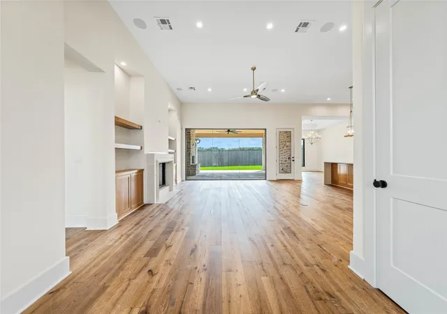 Photo 3 of Single family home for sale at 38 Pinhurst Dr, Woodway, TX 76712 | MLS# 21193374 | Listing updated on 2026-07-27