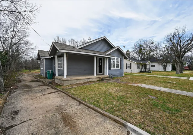 Homes for sale in Ferris, TX | 205 S Mable St, Ferris, TX 75125 | MLS# 21183428
