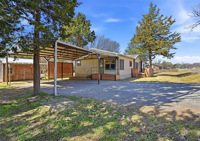 Homes for sale in Gordonville, TX | 76 Forest Ln, Gordonville, TX 76245 | MLS# 21193315