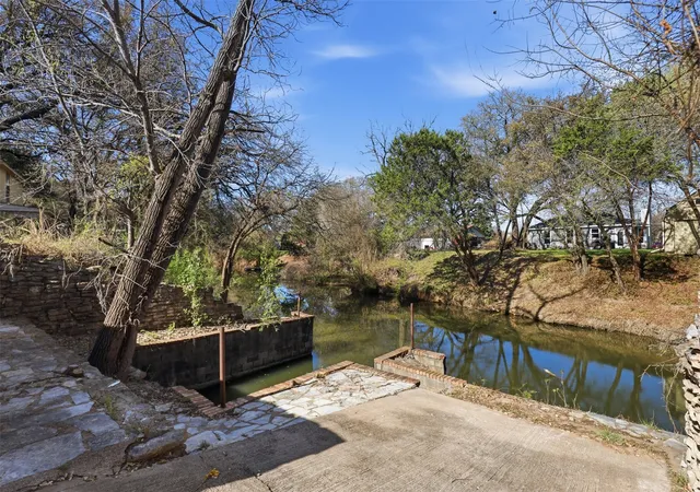 Photo 2 of Single family home for sale at 2808 Sky Harbour Dr, Granbury, TX 76049 | MLS# 21193540 | Listing updated on 2026-08-25