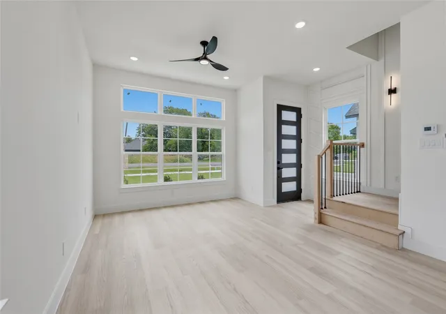 Photo 4 of Single family home for sale at 301 E Locust, Leonard, TX 75452 | MLS# 21193660 | Listing updated on 2026-08-22