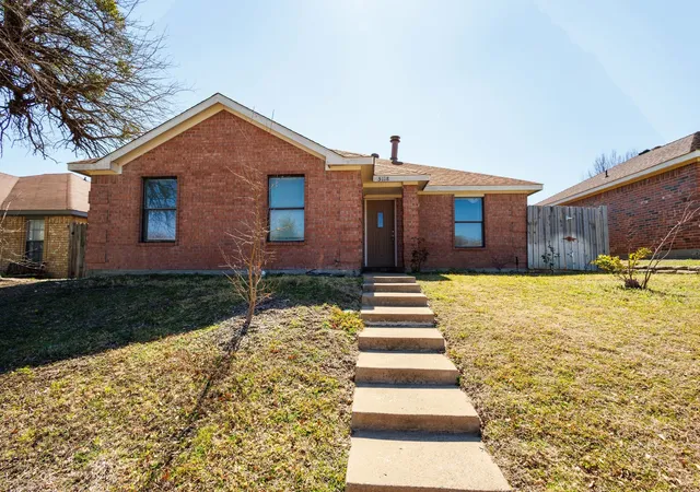 Photo 1 of Single family home for sale at 5118 Wesley Chapel Ln, Dallas, TX 75236 | MLS# 21193820 | Listing updated on 2026-10-01