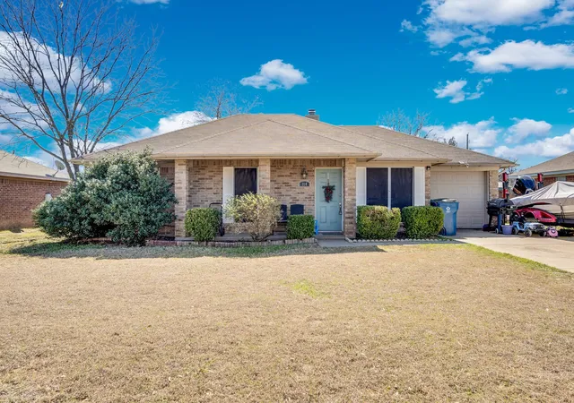 Homes for sale in Alvarado, TX | 114 Janis St, Alvarado, TX 76009 | MLS# 21176447