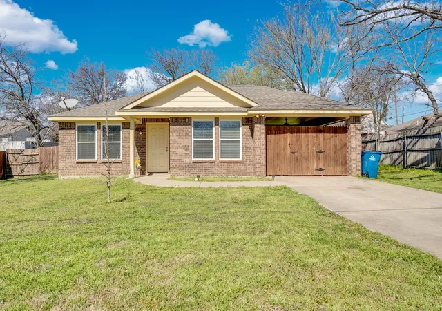 Homes for sale in Alvarado, TX | 106 W Adair St, Alvarado, TX 76009 | MLS# 21178161