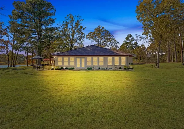 Photo 3 of Single family home for sale at 324 County Road 3172, Clarksville, TX 75426 | MLS# 21193924 | Listing updated on 2026-08-20