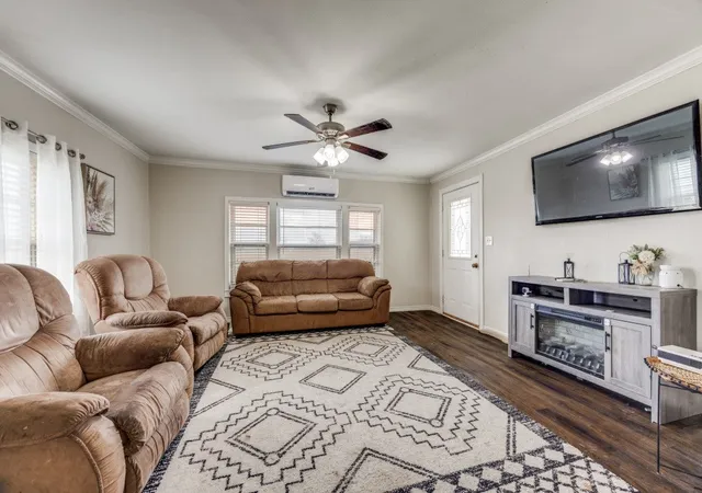 Photo 3 of Single family home for sale at 308 N Bois D Arc St, Savoy, TX 75479 | MLS# 21194017 | Listing updated on 2026-09-29
