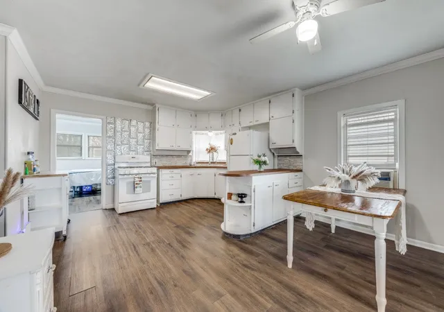 Photo 4 of Single family home for sale at 308 N Bois D Arc St, Savoy, TX 75479 | MLS# 21194017 | Listing updated on 2026-09-29