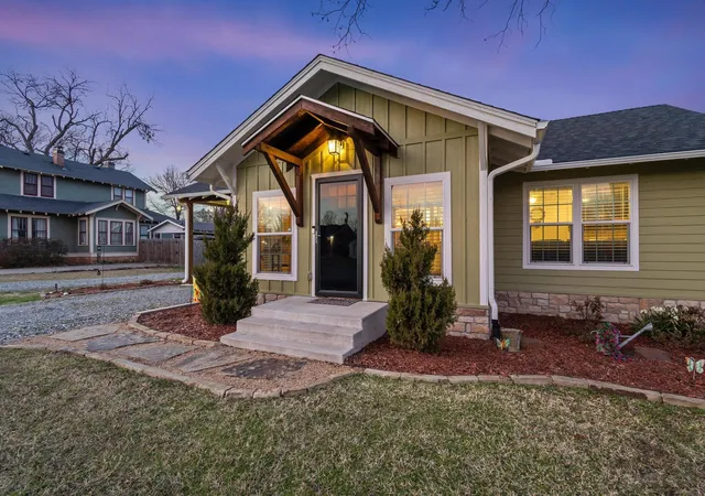 Homes for sale in Leonard, TX | 110 E Houston St, Leonard, TX 75452 | MLS# 21189605