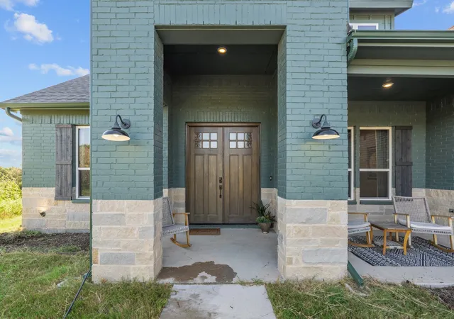 Photo 3 of Single family home for sale at 2100 Shady Grove Rd, Weatherford, TX 76088 | MLS# 21194053 | Listing updated on 2026-08-24