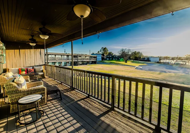 Listing Photo 5 - Condo for sale in building located at 1655 Cedar Crest Loop, Graford, TX 76449 - Unit #E7