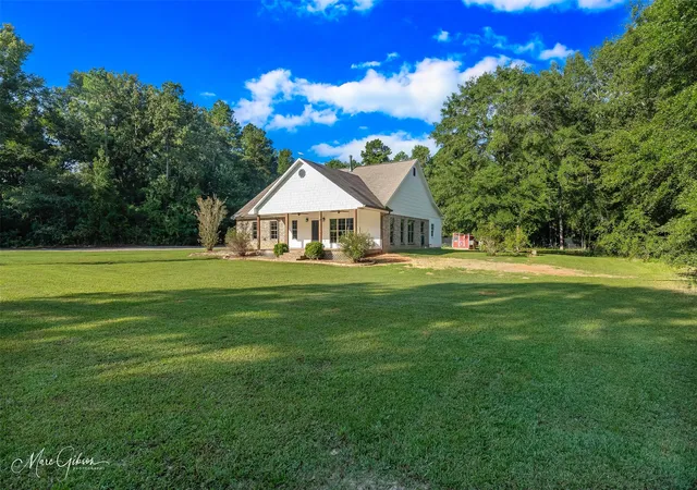 Homes for sale in Benton, LA | 550 Linton Bellevue Rd, Benton, LA 71006 | MLS# 21188888