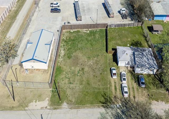 2nd image of 2309 Johnson Rd, Irving, TX 75061 | MLS# 21194052