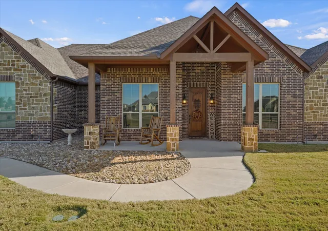 Homes for sale in Talty, TX | 14066 Windrow Dr, Talty, TX 75126 | MLS# 21194175