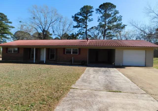 1st image of 214 Springhill Airport Loop Loop, Springhill, LA 71075 | MLS# 21194241