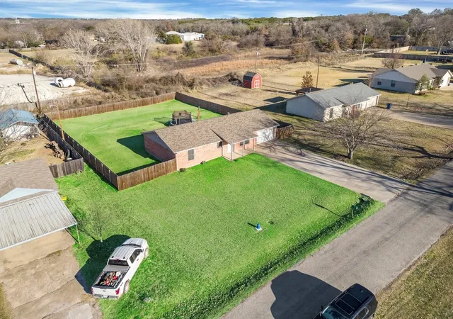 Homes for sale in Granbury, TX | 513 Ranch Rd, Granbury, TX 76049 | MLS# 21192778
