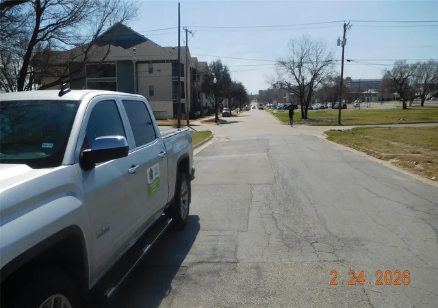 Photo 3 of Single family home for sale at 655 Crawford St, Fort Worth, TX 76104 | MLS# 21194314 | Listing updated on 2026-08-25