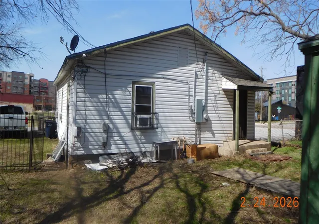 Photo 4 of Single family home for sale at 655 Crawford St, Fort Worth, TX 76104 | MLS# 21194314 | Listing updated on 2026-08-25