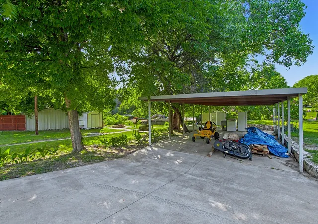 Homes for sale in Granbury, TX | 3817 Horseshoe Trl, Granbury, TX 76048 | MLS# 21181370