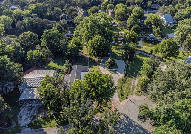 Homes for sale in Granbury, TX | 3817 Horseshoe Trl, Granbury, TX 76048 | MLS# 21181370