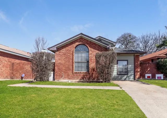 1st image of 4713 Poppy Dr E, Fort Worth, TX 76137 | MLS# 21189137
