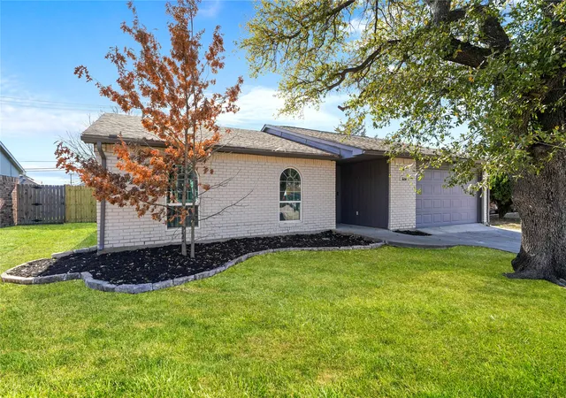 Homes for sale in Rowlett, TX | 5516 Maple Ln, Rowlett, TX 75089 | MLS# 21194394