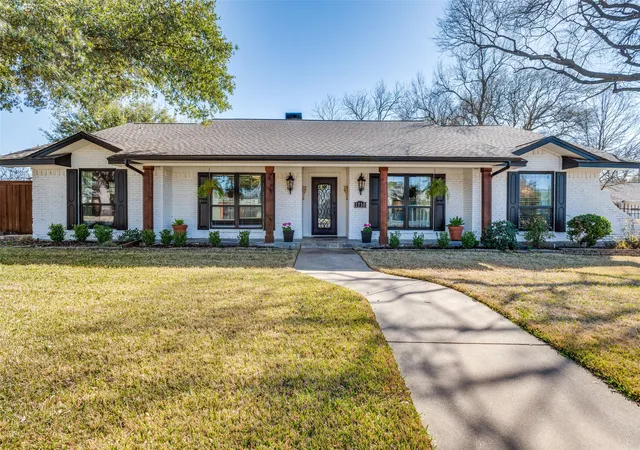 Photo 2 of Sale Pending at 1710 N Dickerson, Pantego, TX 76013 | MLS# 21189562 | Listing updated on 2026-08-03