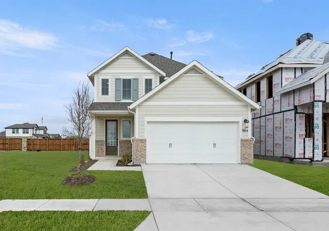 Photo 1 of Single family home for sale at 7424 Autumn Hill Dr, Krum, TX 76249 | MLS# 21194755 | Listing updated on 2026-08-20