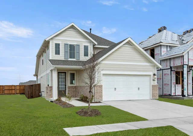 Photo 2 of Single family home for sale at 7424 Autumn Hill Dr, Krum, TX 76249 | MLS# 21194755 | Listing updated on 2026-08-20