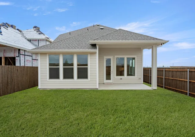 Photo 3 of Single family home for sale at 7424 Autumn Hill Dr, Krum, TX 76249 | MLS# 21194755 | Listing updated on 2026-08-20