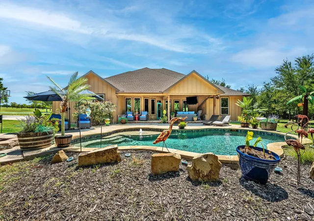 Photo 1 of Single family home for sale at 1011 Red Rd, Howe, TX 75459 | MLS# 21187799 | Listing updated on 2026-08-17