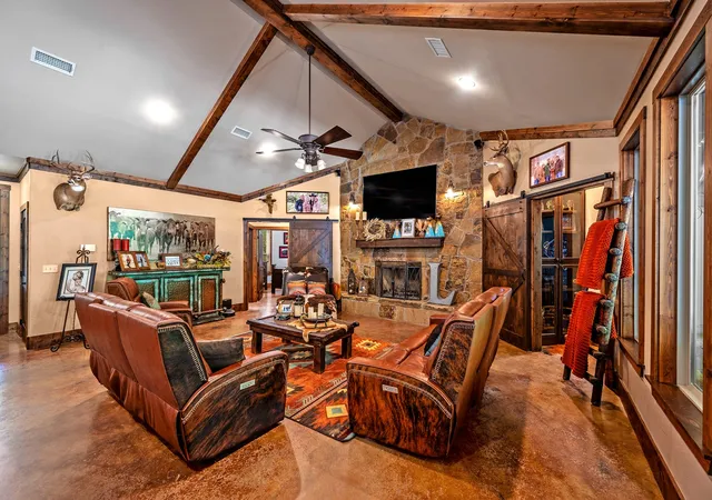 Photo 4 of Single family home for sale at 1011 Red Rd, Howe, TX 75459 | MLS# 21187799 | Listing updated on 2026-08-17