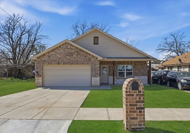 Homes for sale in Fort Worth, TX | 3432 Frazier Ave, Fort Worth, TX 76110 | MLS# 21194652