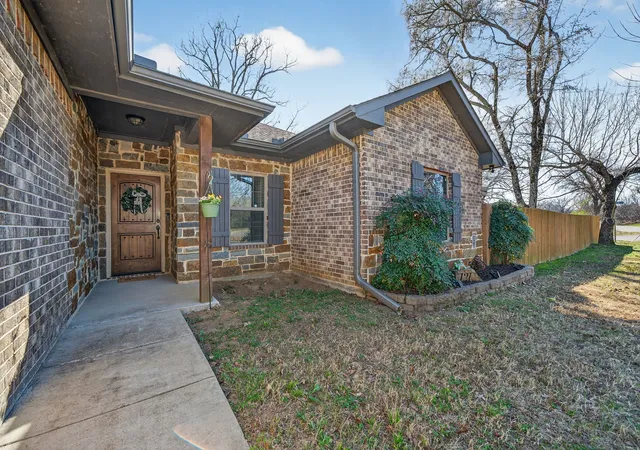 Homes for sale in Gun Barrel City, TX | 121 Harmon Rd, Gun Barrel City, TX 75156 | MLS# 21192714