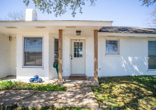Homes for sale in Groesbeck, TX | 1916 S Hwy 14, Groesbeck, TX 76642 | MLS# 21193192