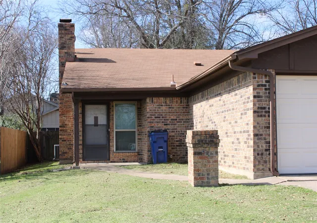 Photo 3 of Multi family home for sale at 615 Renfro St, Burleson, TX 76028 | MLS# 21195000 | Listing updated on 2026-08-04