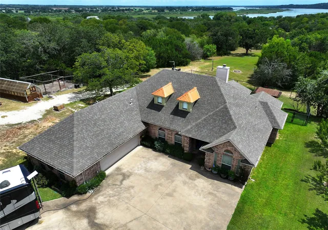 Homes for sale in Granbury, TX | 3121 Cliffview Ct, Granbury, TX 76048 | MLS# 21194751