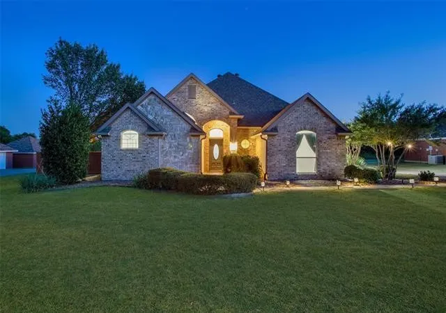 Photo 3 of Single family home for sale at 202 Tee Taw, Sherman, TX 75092 | MLS# 21194988 | Listing updated on 2026-09-01